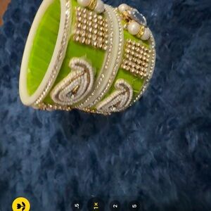 Green and White Beaded Bracelet